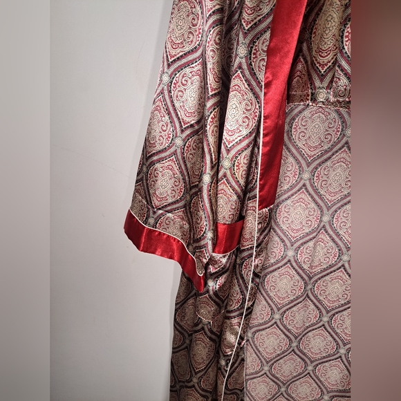 Men's Satin Housecoat and Short Set Size Medium Super Silky Comfy - Picture 4 of 7